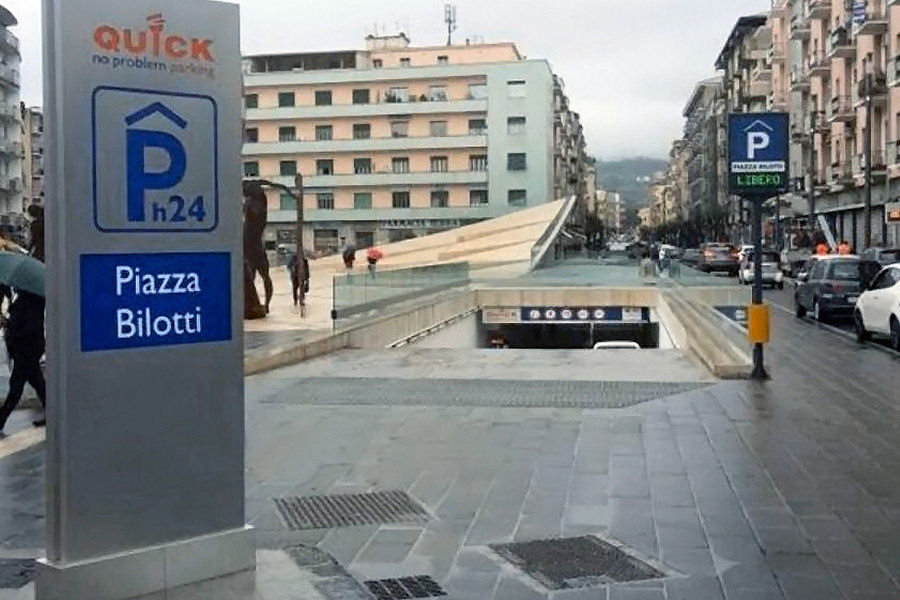Parcheggio auto gratuito
